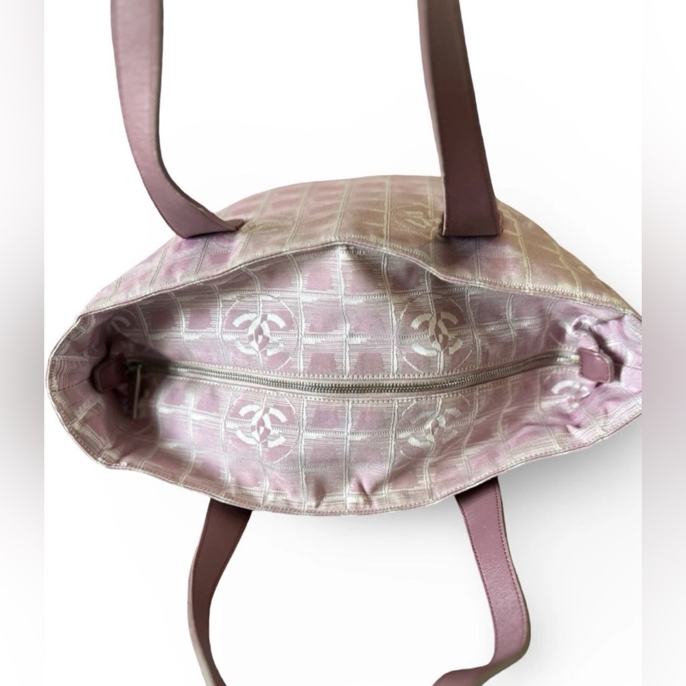 Chanel Travel Line Stylish Pink Tote Bag - Picture 15 of 16